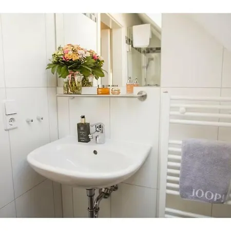 With 1 Bedroom *